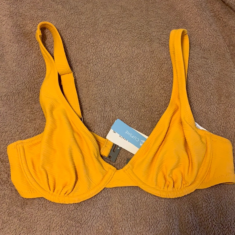Yellow bikini top underwire size Medium CUPSHE